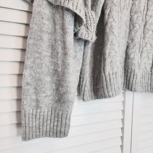WAYF‎ Sophie Crop Cable Knit Sweater Heather Gray Ruffle Sleeve Women Large Crew - Picture 6 of 16